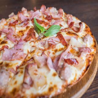 Pizza De Jamón