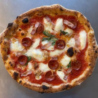 Pizza Provola E Salame (33 Cm.)