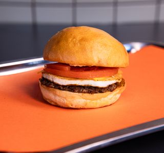 საუზმე ბიფშტექსით