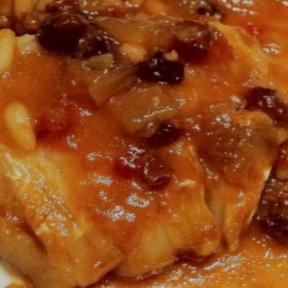 Bacalao Con Pasas Y Piñones