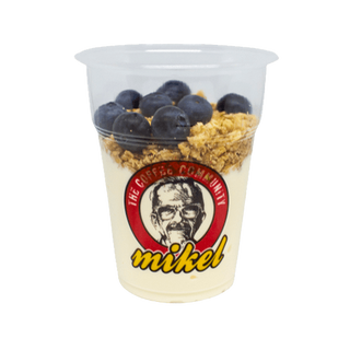 Гръцки йогурт с боровинки 