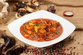 Midii fără cochilie în sos roșu de legume (250 gr)