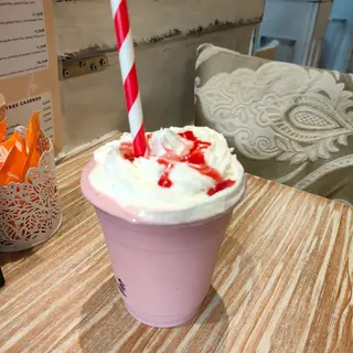 Batido De Yogurt Y Fresa (16 Oz)