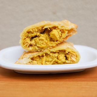 Empanada de Pollo al Curry
