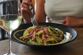 Pileća salata sa avokadom