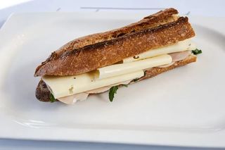 Filadelfia biftek sendvič