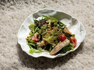 Салат з куркою су-від (280g)
