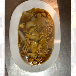 Galinha com Bambu e Amêndoa