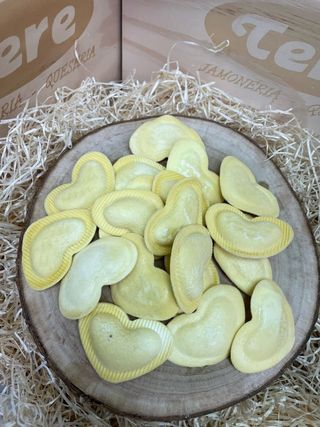 Pasta rellena pera y pecorino (2 personas)