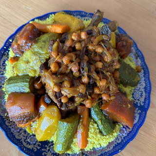 Cuscus pollo solo viernes  13:00 a 16:00