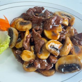 Ternera con champiñones