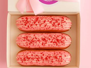 В2В Еклер полуничний