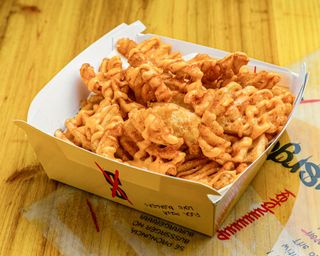 Papas Fritas Espolvoreadas Con Mojo Canario