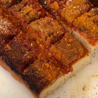 Sfincione palermitano