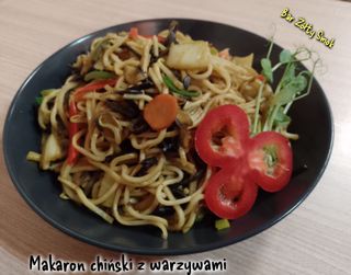 Makaron chiński z warzywami