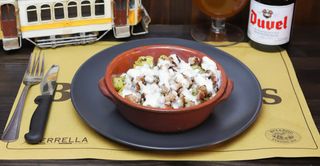 Patate al forno con salsiccia e provola