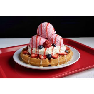 Strawberry & Blueberry Cream