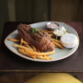 BBQ Catfish with chips & coleslaw