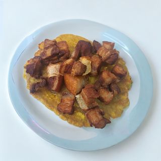 Patacón Con Chicharrón
