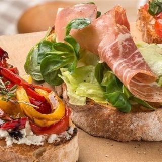 Брускетте con salmone (2шт)