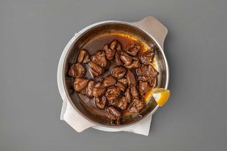 Пилешки сърчица в масло