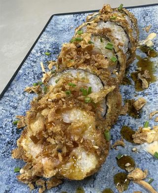 700. Futomaki Especial Frito (10 Pzs.)