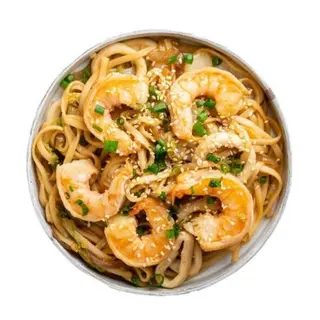 137. Udon frito con mariscos