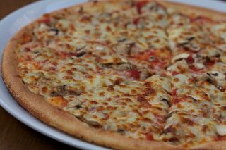 Голяма Пица Коща + Шопска салата + Coca- Cola