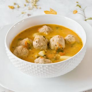 Кисло-острый суп с фрикадельками