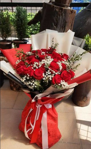 Buket sa crvenim ružama