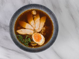 Рамён с курицей (400г)