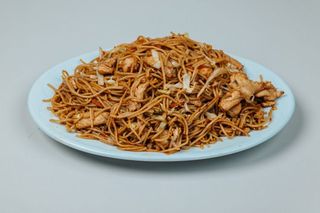 134. Спагети с пиле и люто