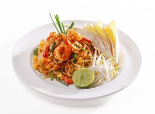 Goong pat thai (prawn)