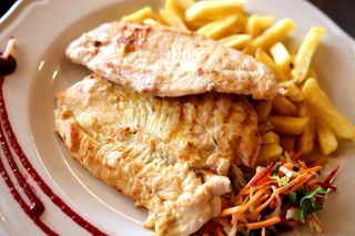 Pileći file sa roštilja