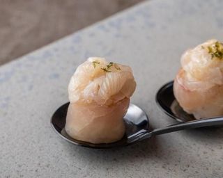 88 Sushi gio ricciola - 2 pezzi