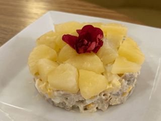 Салат курка-ананас (200g)