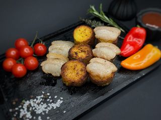 Картопля з салом (замовлення приймаються від 200грам) (100g)