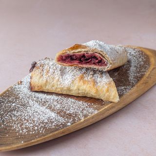 Pita sa višnjama 150  grama