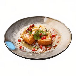 Tofu con salsa especial picante y pollo