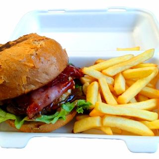 Двоен Телешки Чийз Бъргърррр