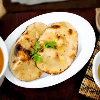 Chlebek tandoor z mięsem