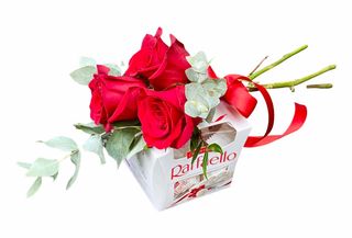 Trandafiri rosii si Raffaello