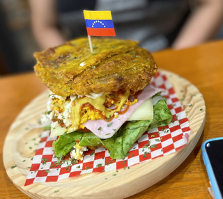 Súper Patacón De Carne