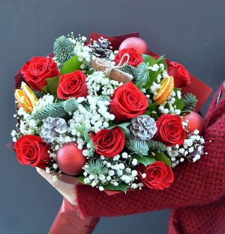 Buchet de iarna cu trandafiri