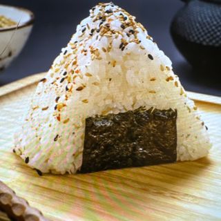 40. Onigiri Atún