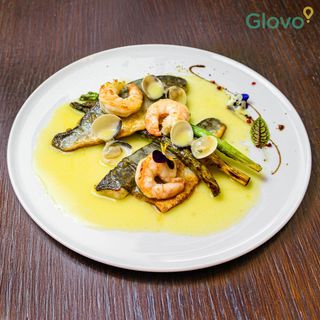 Filetti di lupo di mare con gamberoni rossi