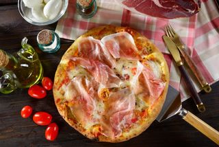 Pizza crudo L