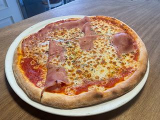 Pizza Prosciutto (mediana)