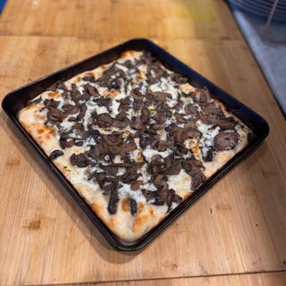 in teglia FUNGHI-TARTUFO-PROVOLA