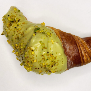 Croissant cu glazura fistic